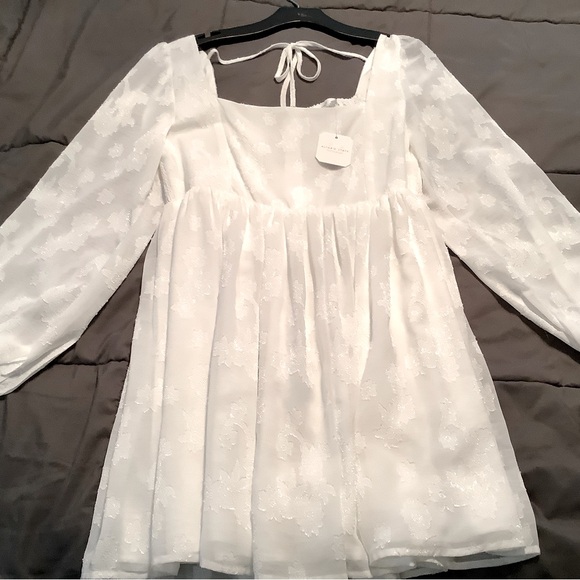 NWT Altar’d State White long sleeve dress. Perfect for date/sorority function M - Picture 1 of 5
